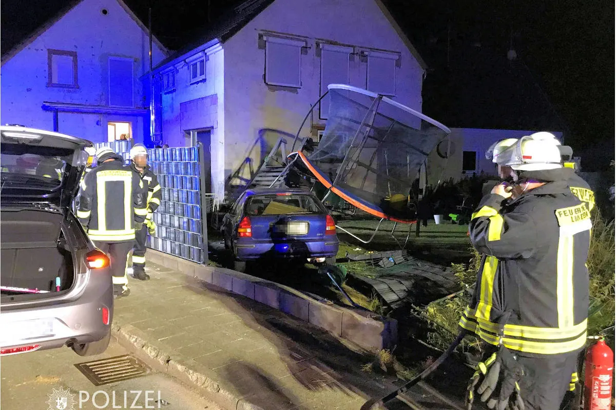 Queidersbach – Auto landet im Garten