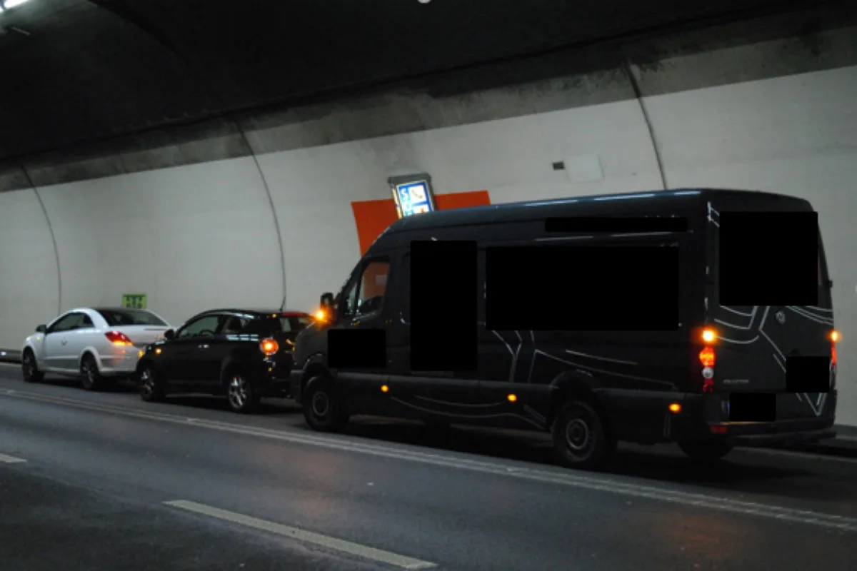 Unfall Schaffhausen A4 SH - Kollision in Fäsenstaubtunnel