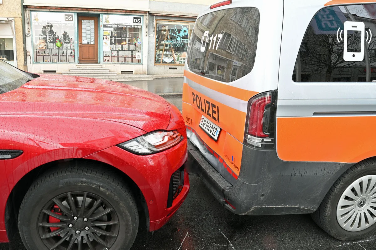 Hochdorf LU – Unter Drogeneinfluss gegen ein Polizeiauto geprallt
