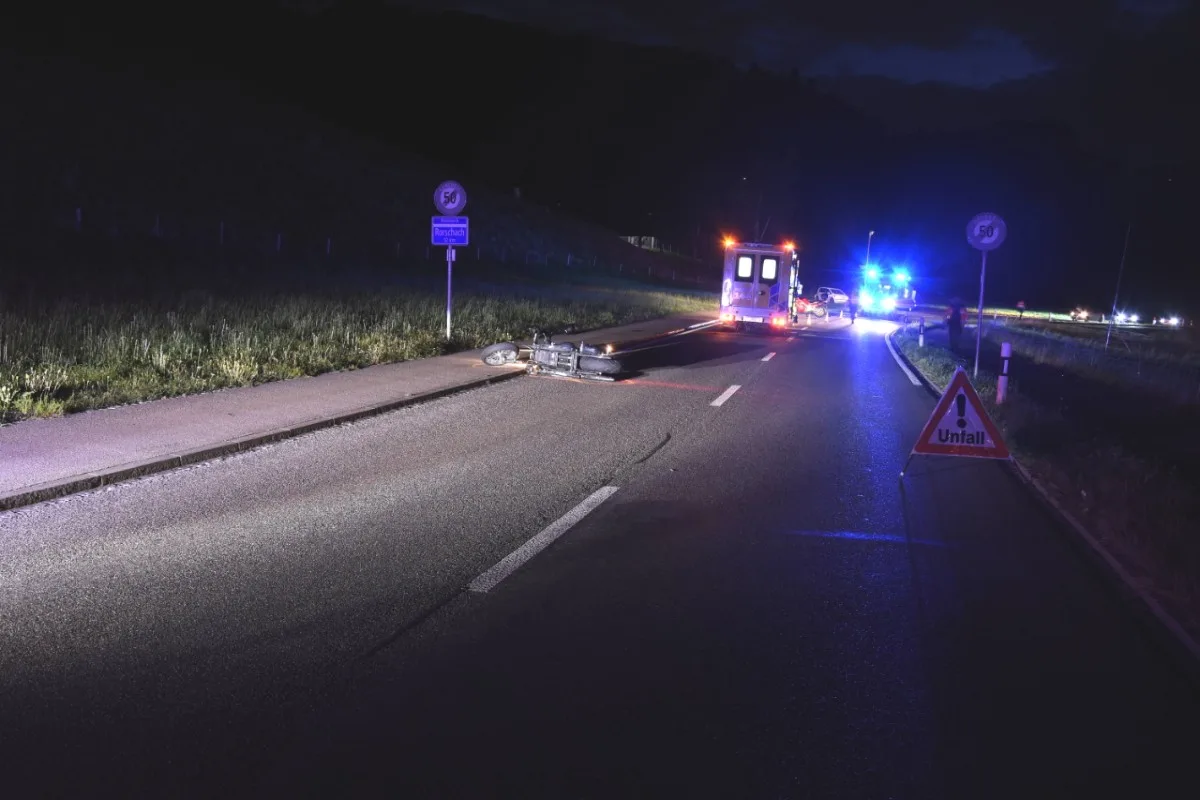 Unfall in  St.Margrethen SG -  Überholmanöver endet in Streifkollision zwischen Motorrädern