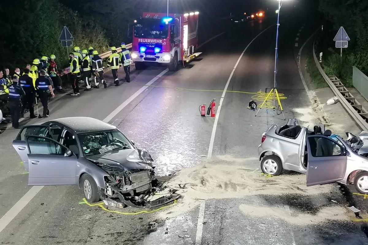 Kruft - Schwerer Verkehrsunfall im Begegnungsverkehr - 6 Personen verletzt