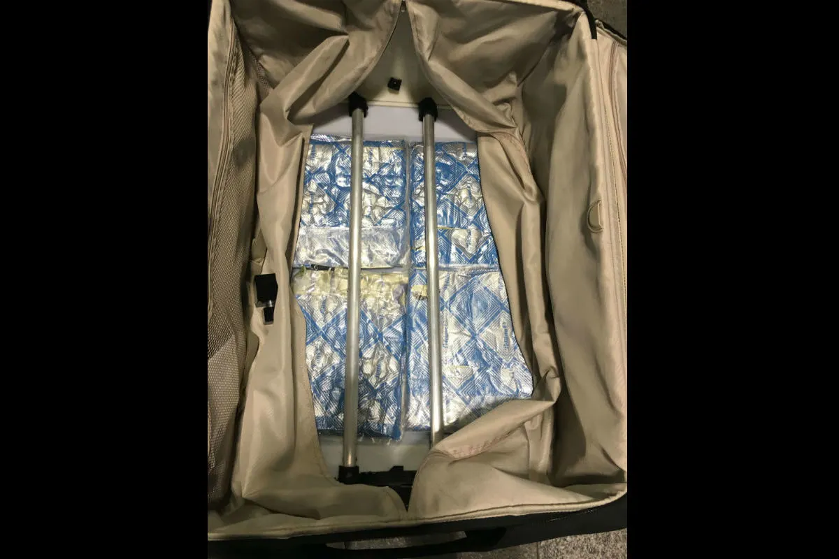 Zürich Flughafen ZH - Drogen in Spielzeugauto versteckt