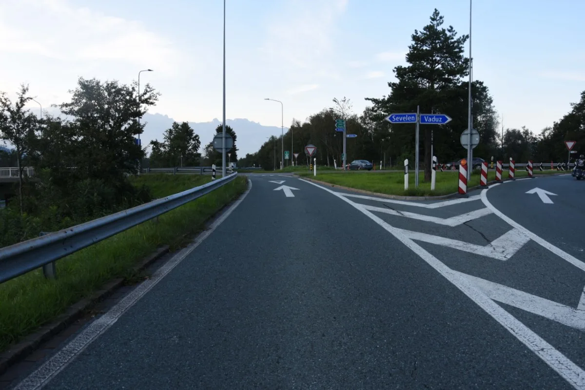 Zeugenaufruf aus Sevelen SG - Vorfahrt genommen – Junger Motorradfahrer stürzt und verletzt sich
