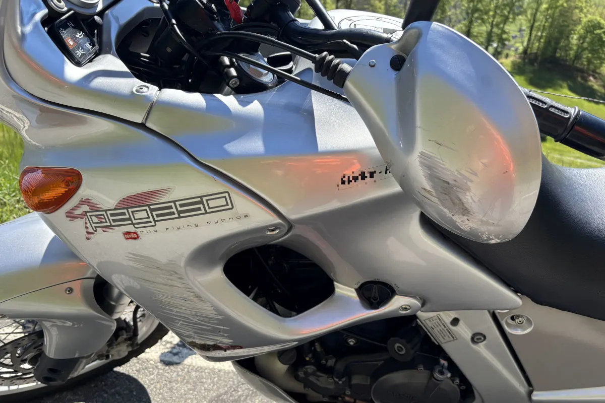 Linthal GL – Töfffahrer bei Unfall auf Klausenstrasse verletzt