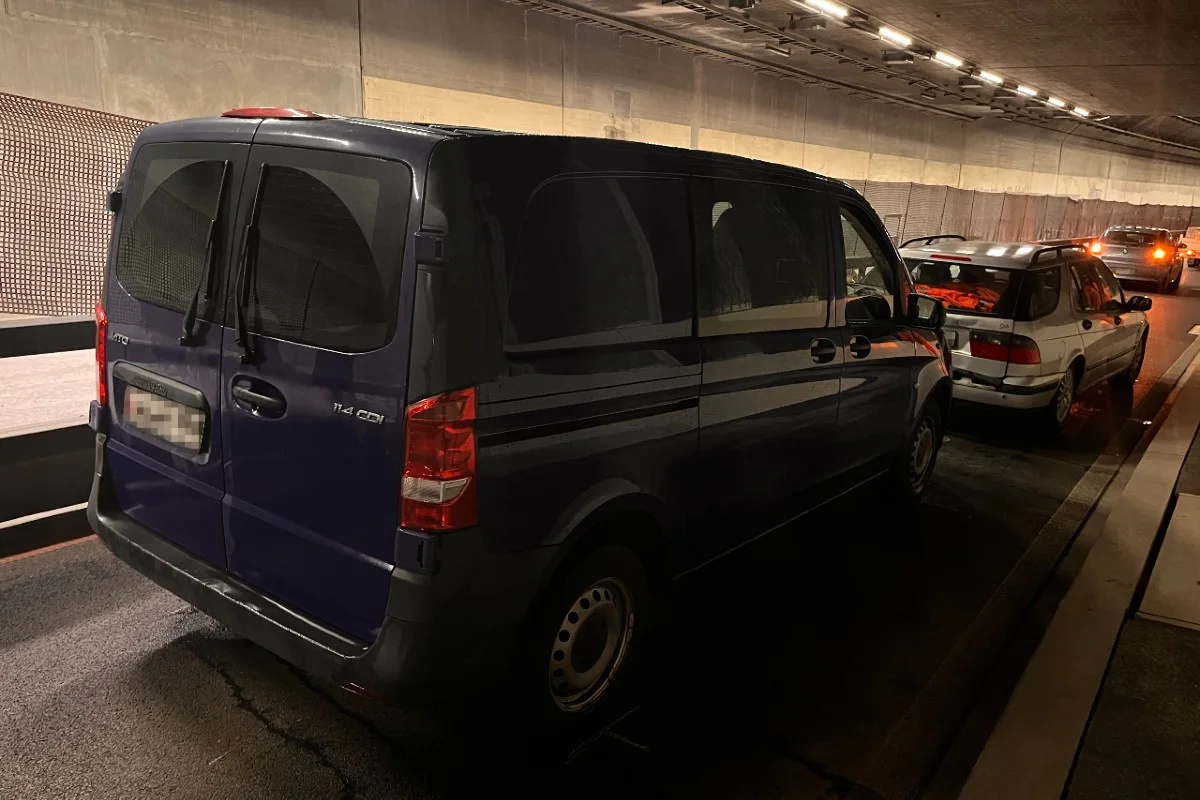  St.Gallen -  Lieferwagen fährt trotz Verbot auf Autobahn und baut Unfall