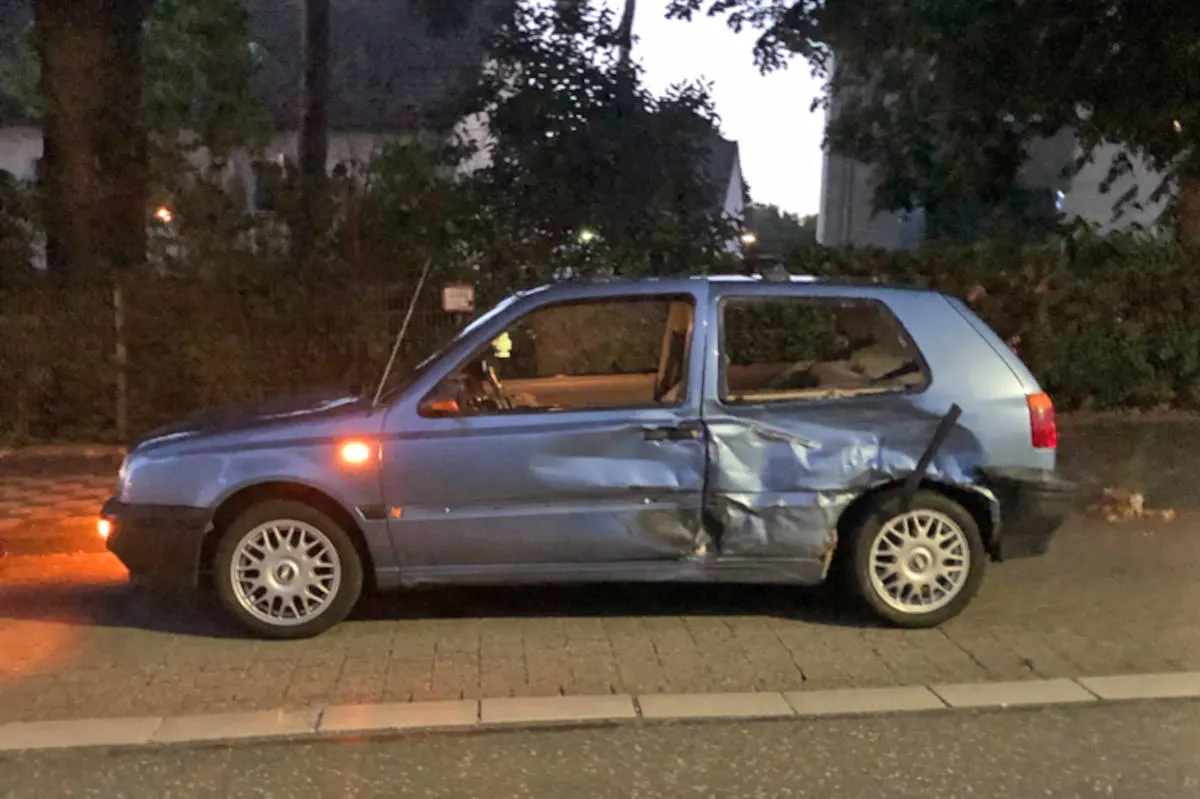 Haan  – Zwei Verletzte nach Unfall unter mutmaßlichem Alkoholeinfluss