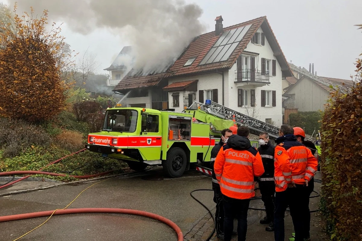 Über 100'000 Franken Sachschaden in Urdorf ZH - Feuer richtet grossen Schaden an