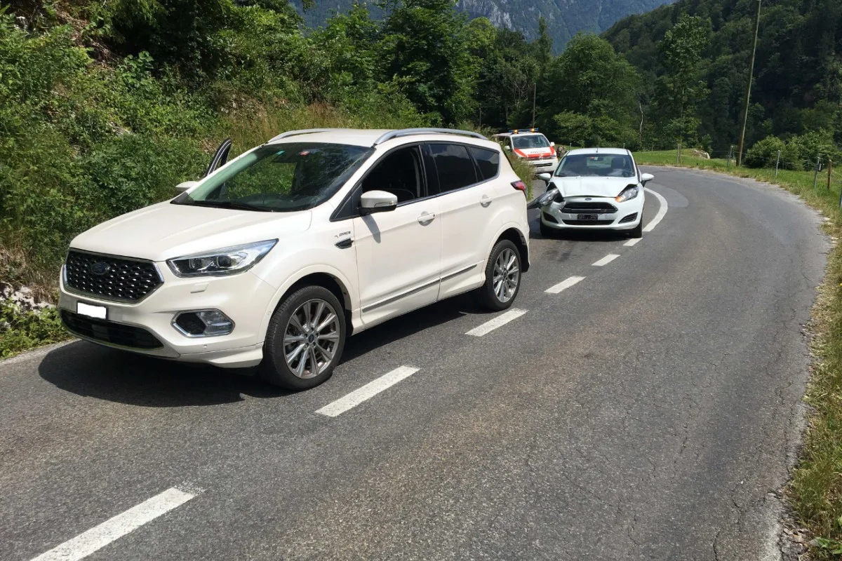 Riedern GL - Auffahrunfall auf der Strecke zum Klöntal
