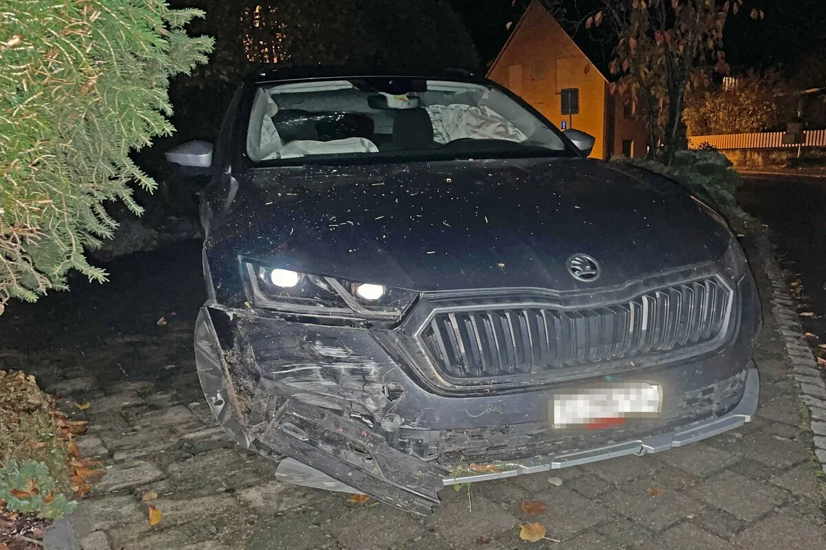 St.Margarethen TG - Alkoholisierter Autofahrer prallt gegen eine Mauer
