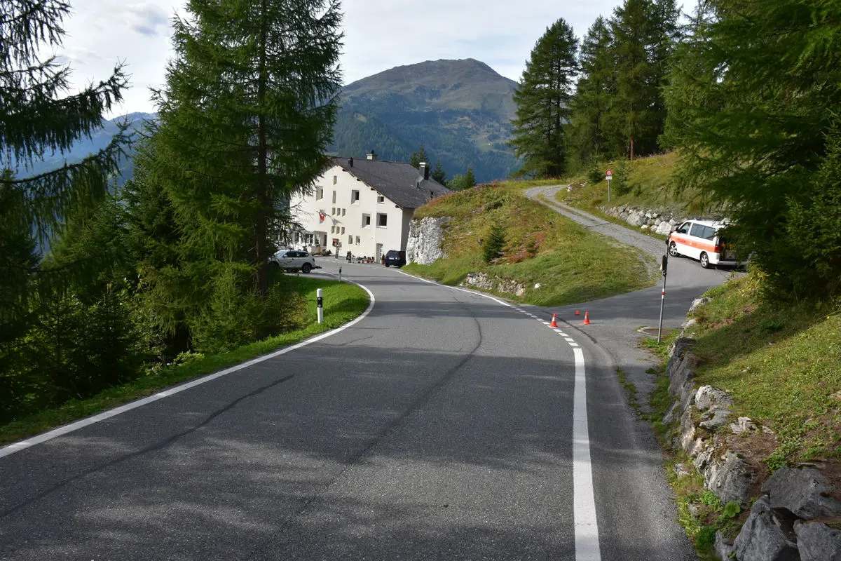 Sta. Maria Val Müstair GR -  Verletzter Velofahrer nach Kollision mit Motorrad