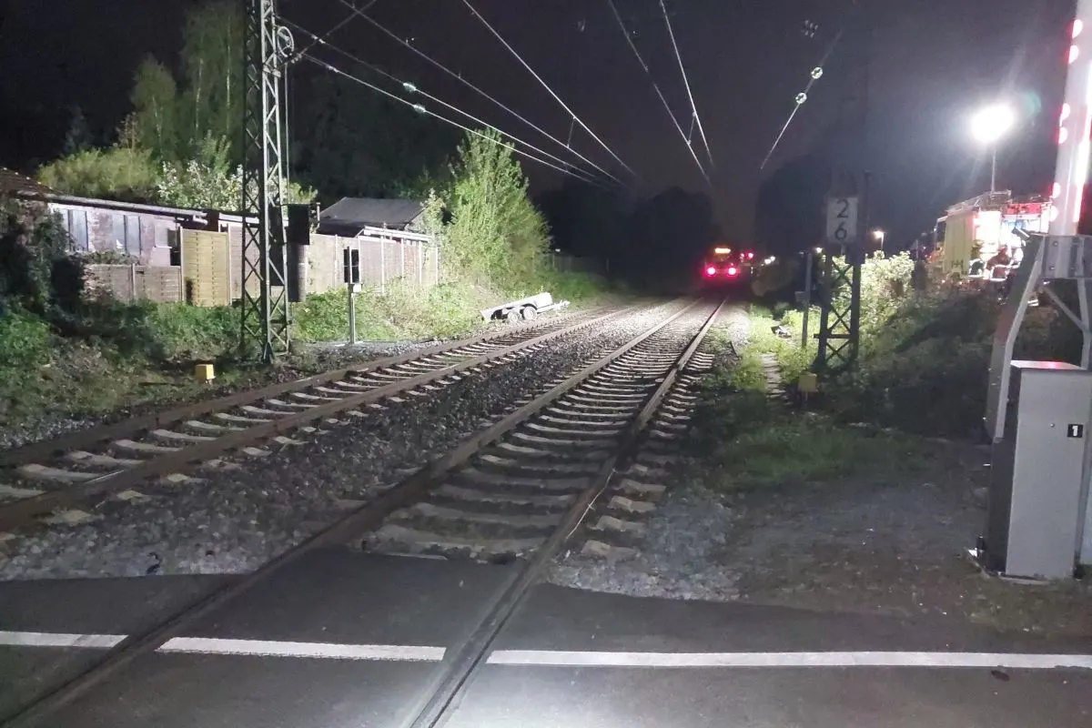 Bremen – Anhänger auf Gleisen führt zu Zugkollision