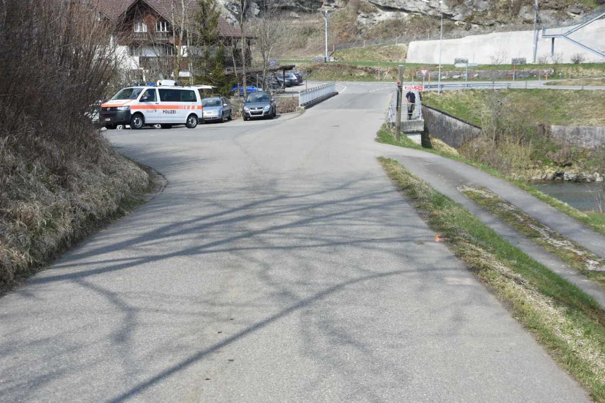 Krummenau SG - Mit Velo gegen Auto geprallt