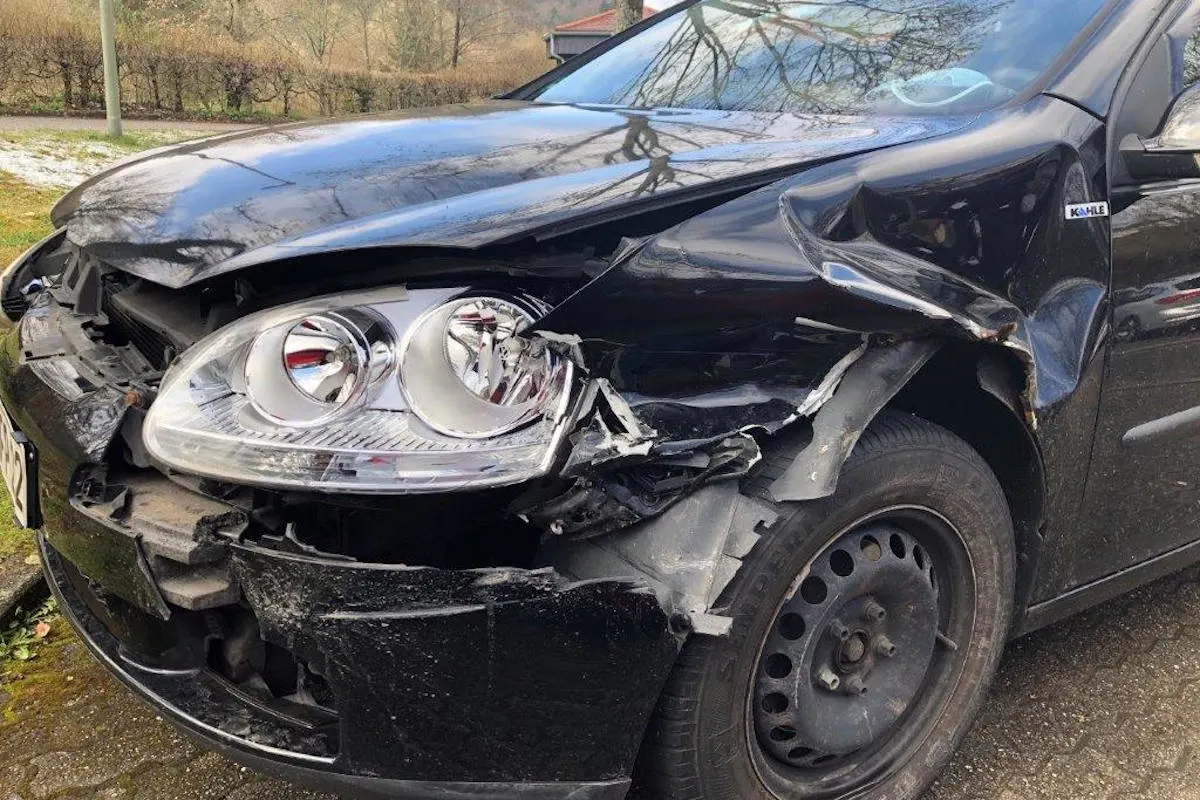 Rodalben – Verkehrsunfall mit Flucht - Verdacht Vortäuschen einer Straftat