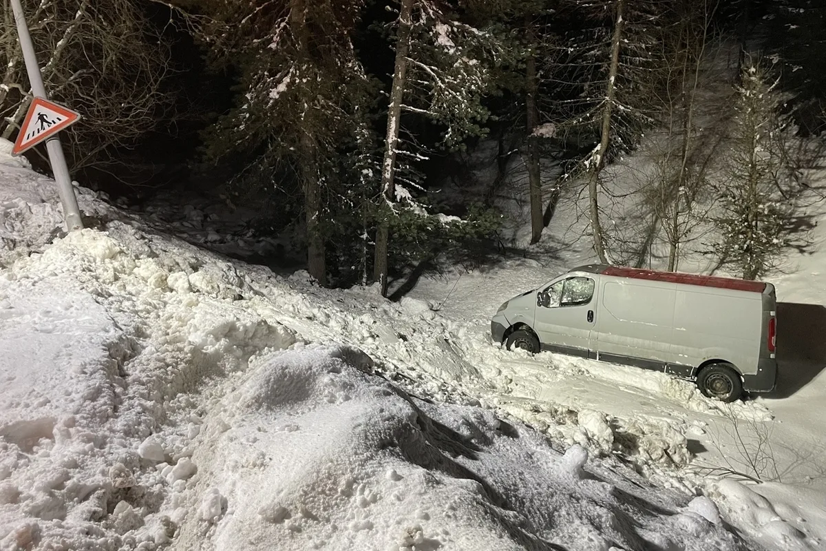 Unfall in St. Moritz  GR – Durch Zigarettenschachtel abgelenkt