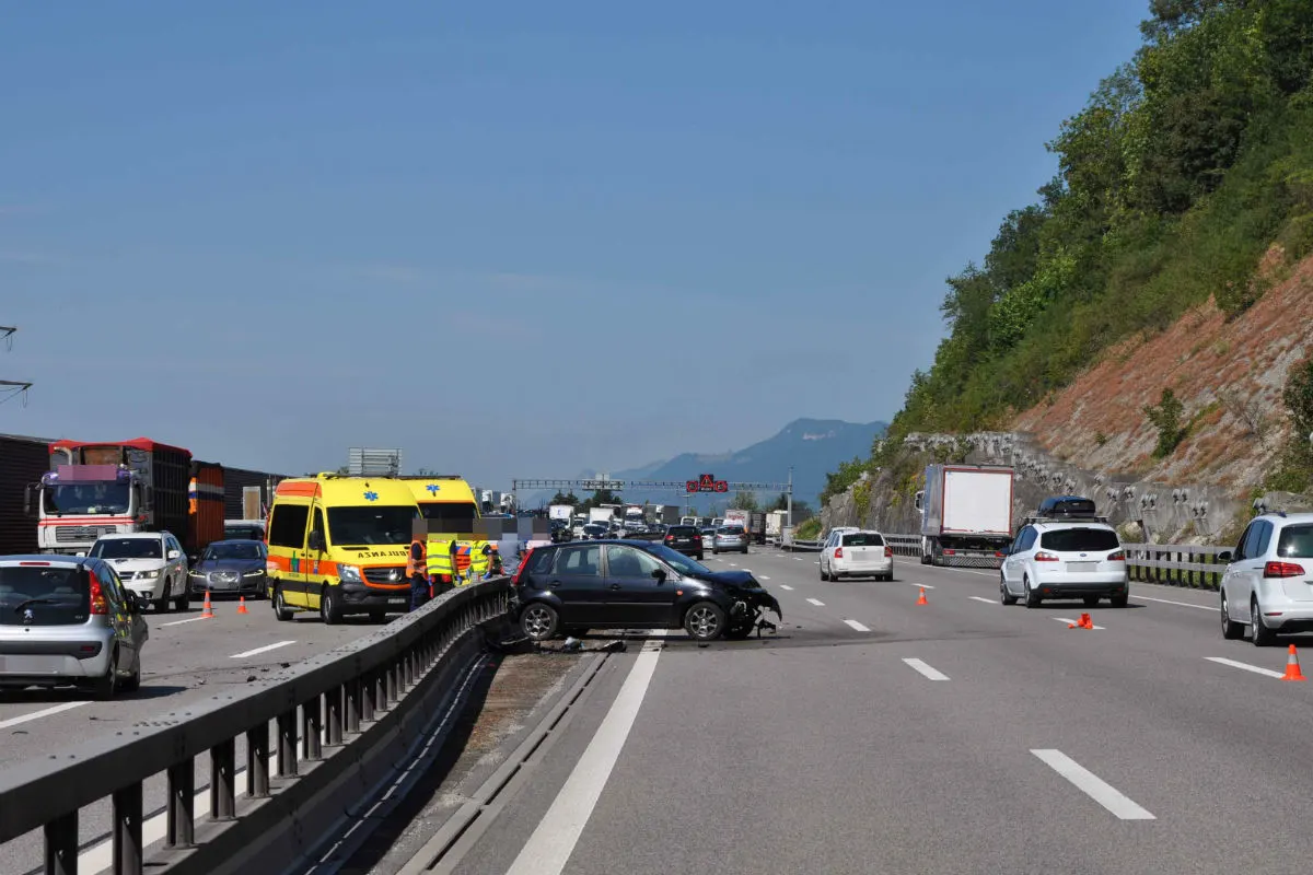 Kappel SO - Auto kollidiert mit Mittelleitplanke und löst Kollision auf der Gegenfahrbahn aus - Zeugenaufruf