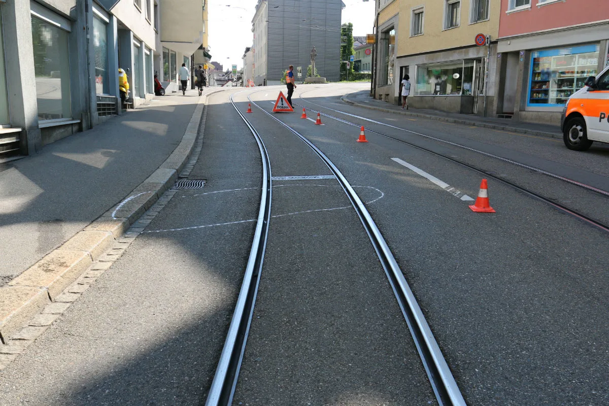 St.Gallen SG - Fahrradfahrerin verunfallt auf Linsebühlstrasse