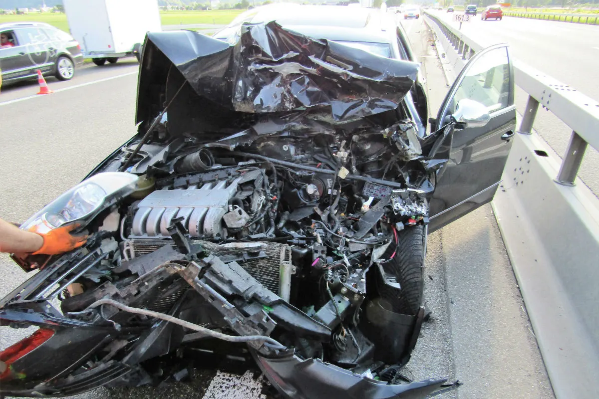 Mollis GL - Heftige Auffahrkollision auf der A3
