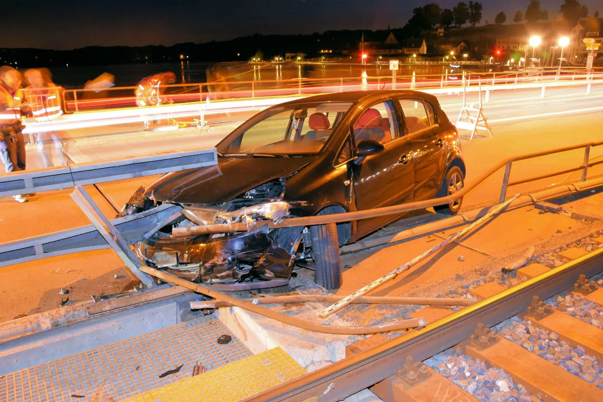 Rapperswil SG - Autofahrerin unter Alkoholeinfluss verunfallt