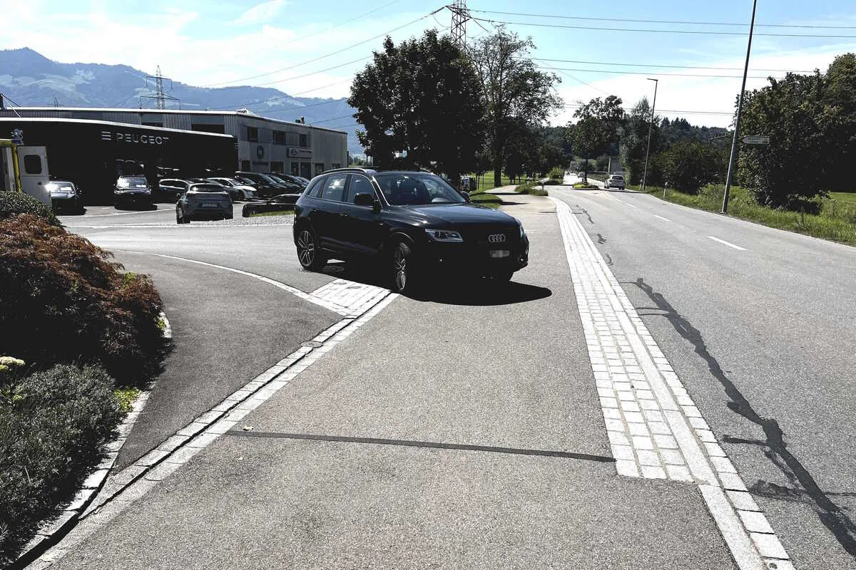 Unfall in Uznach SG - Velofahrer übersehen