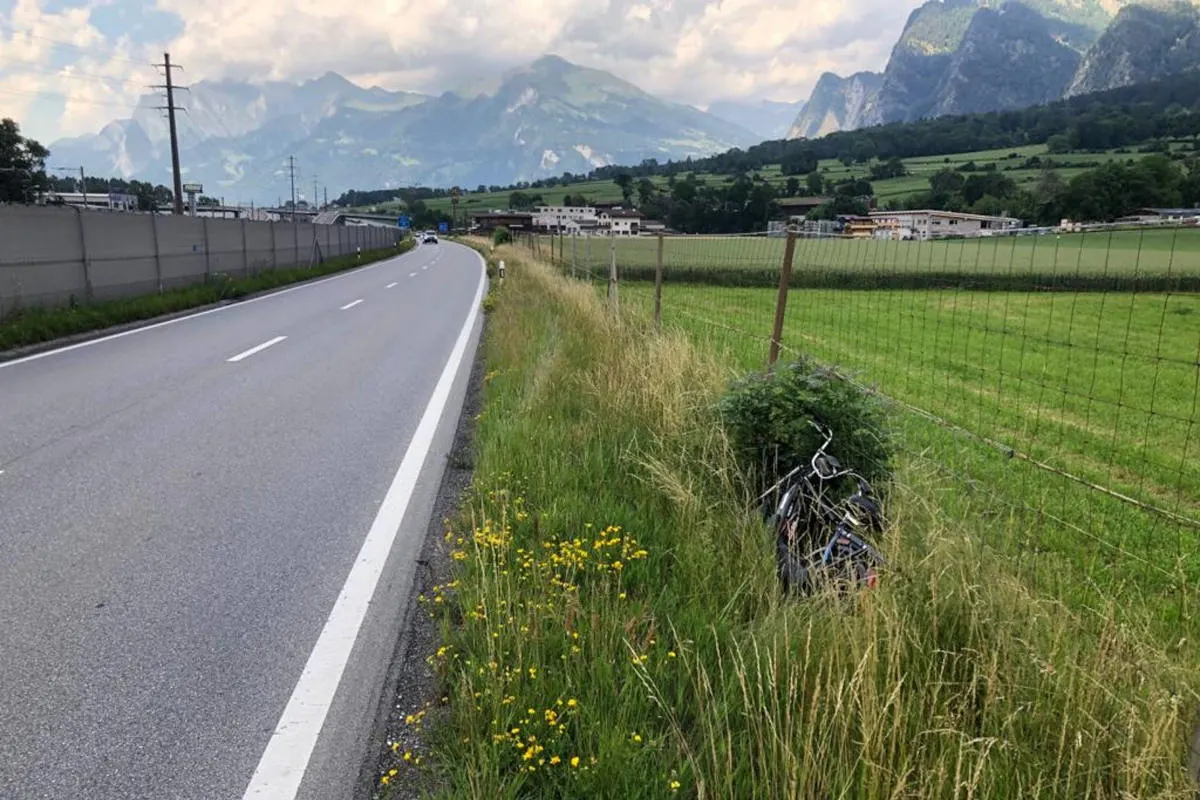 Trimmis GR – 18-jährigen Motorfahrradlenker auf der Flucht geschnappt