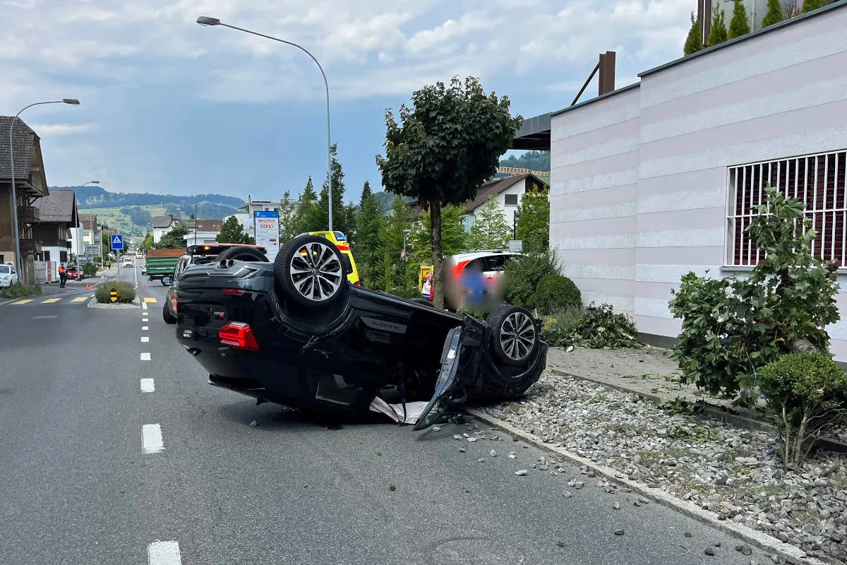 Malters LU – Autofahrerin bei Selbstunfall mit Fahrzeug überschlagen und verletzt