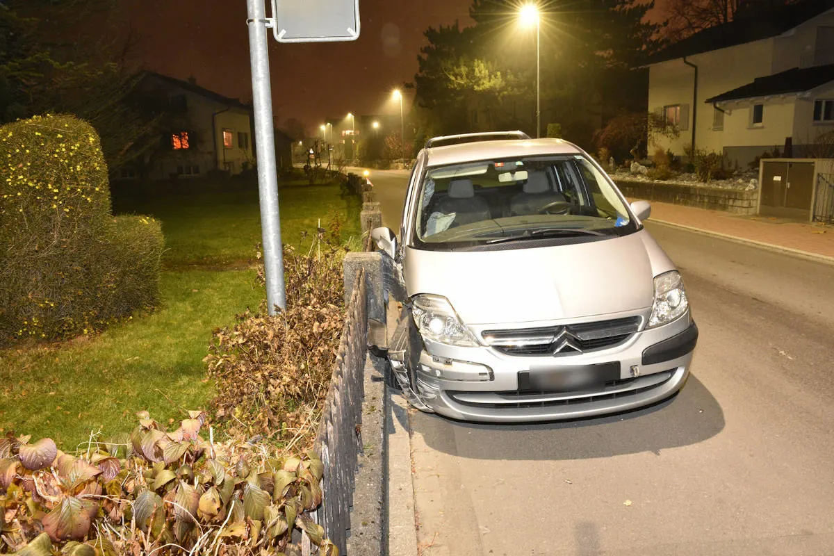 Unfall in Schaan – Totalschaden bei Kollision mit Mauer