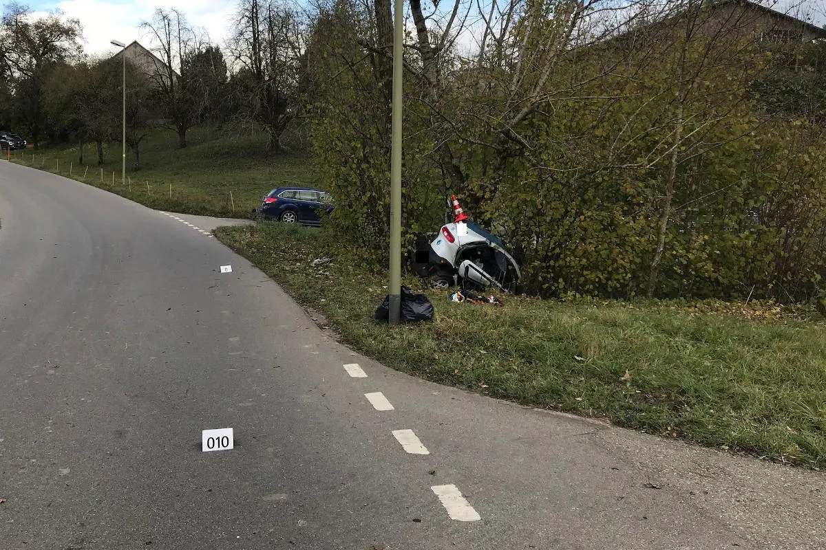 Zeugenaufruf Elgg ZH - Lenker eines Kleinmotorfahrzeuges tödlich verunfallt