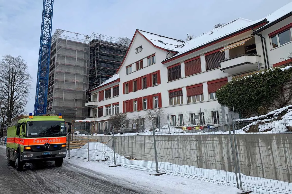 Bauma ZH - Bewohner eines Pflegezentrums evakuiert