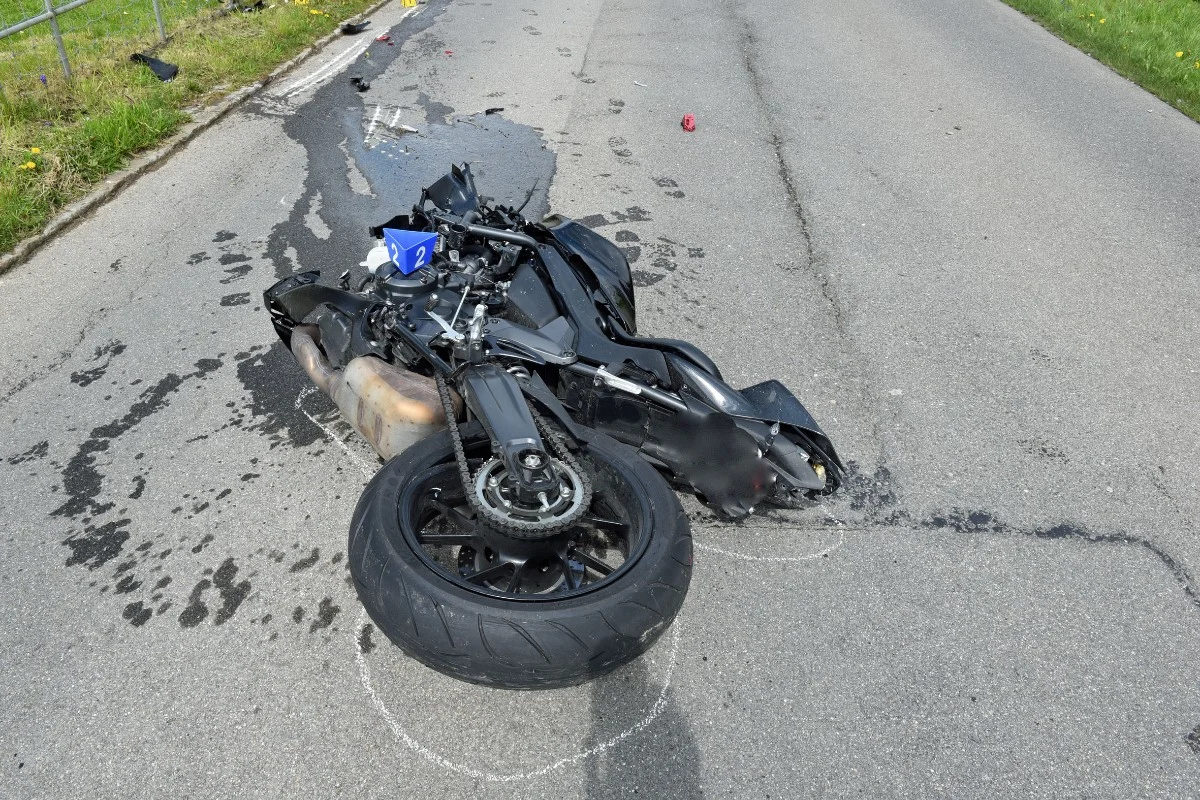 Römerswil LU - Kantonsstrasse nach Motorradunfall wieder offen