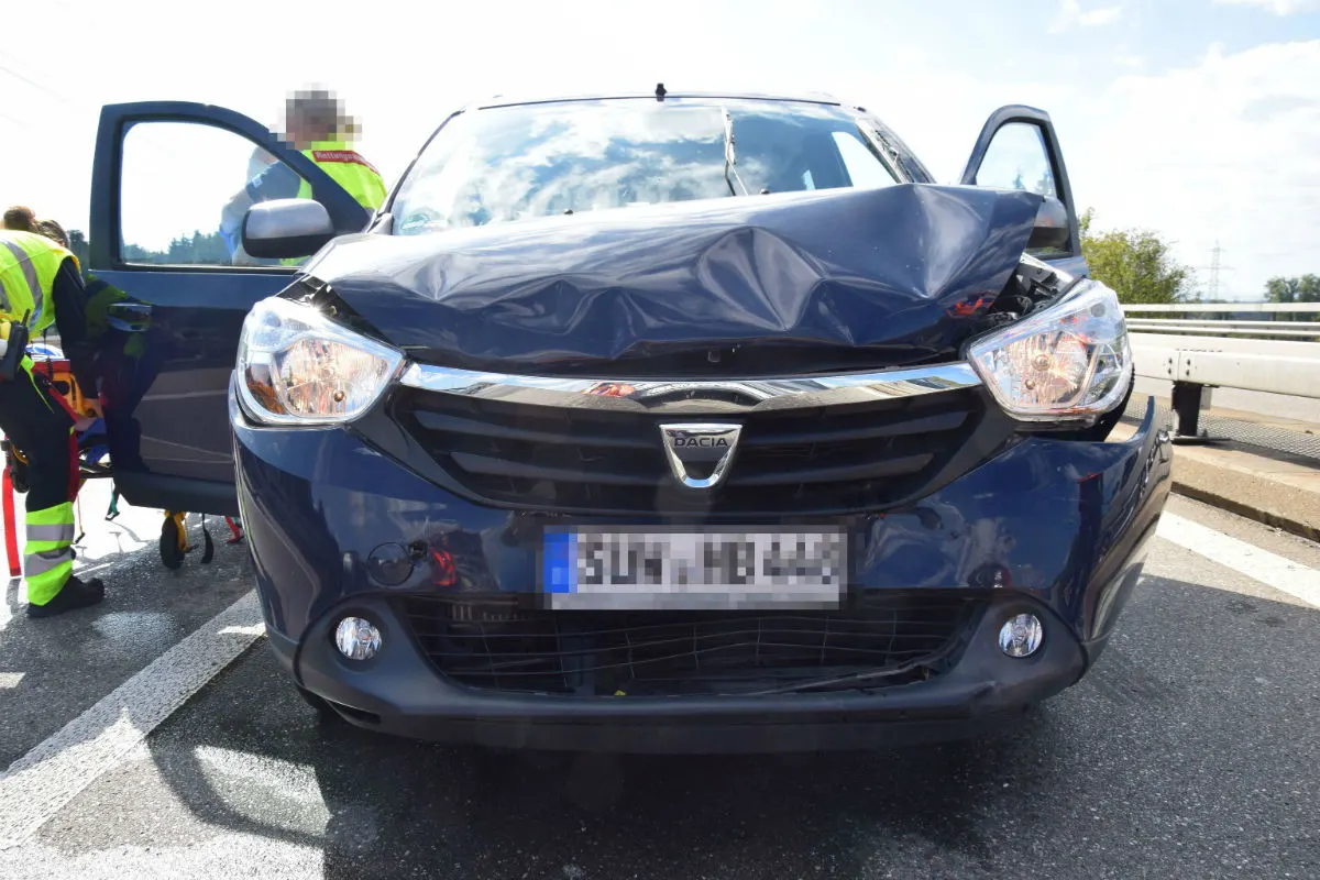 Autobahn A1 SO -  Zwei Auffahrkollisionen innert kurzer Zeit mit elf beteiligen Fahrzeugen und drei verletzten Personen