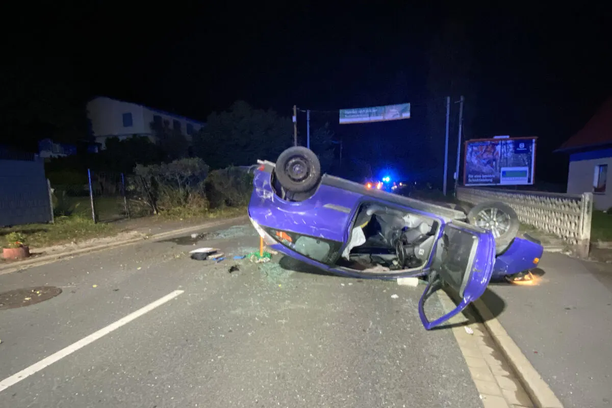 Rudolstadt TH - Bei Unfall überschlagen und auf dem Dach gelandet 