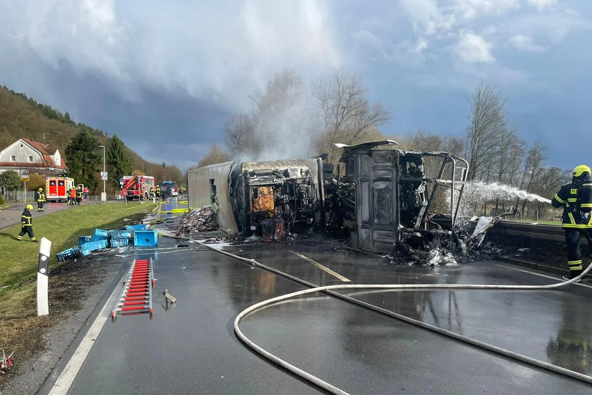 Bogen – Ein Toter und ein Schwerverletzter nach Unfall