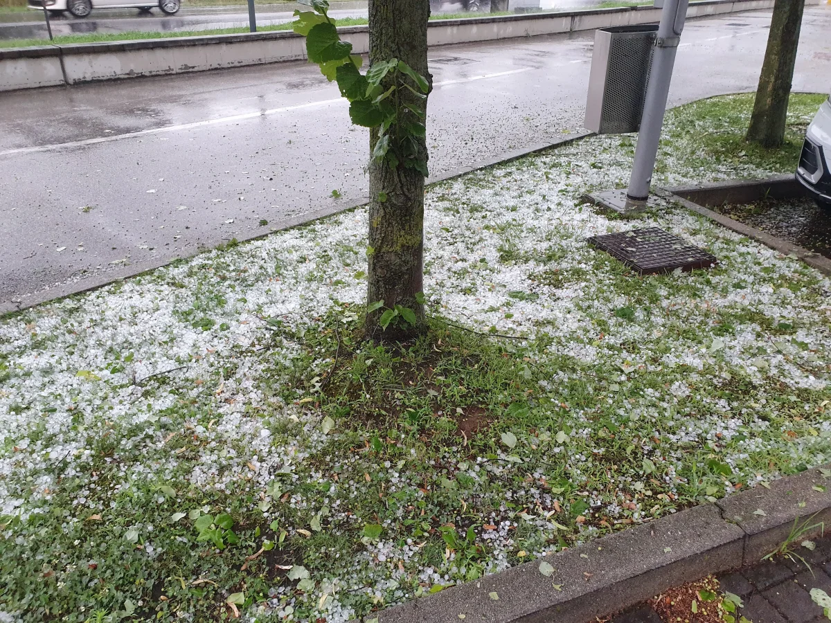 Warnung - Heftige Gewitter mit Unwetterpotential ziehen über die Schweiz