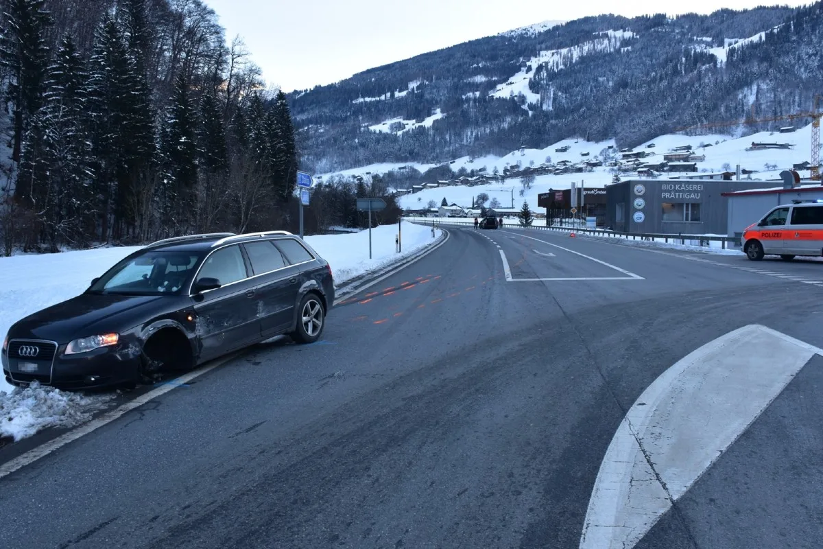 Jenaz GR - 18-Jähriger baut wegen Unaufmerksamkeit Unfall