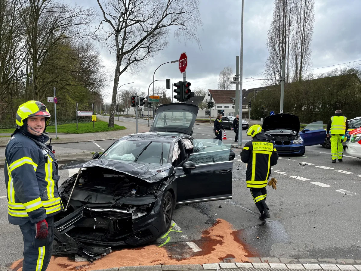 Gelsenkirchen: Verkehrsunfall fordert 5 verletzte Personen