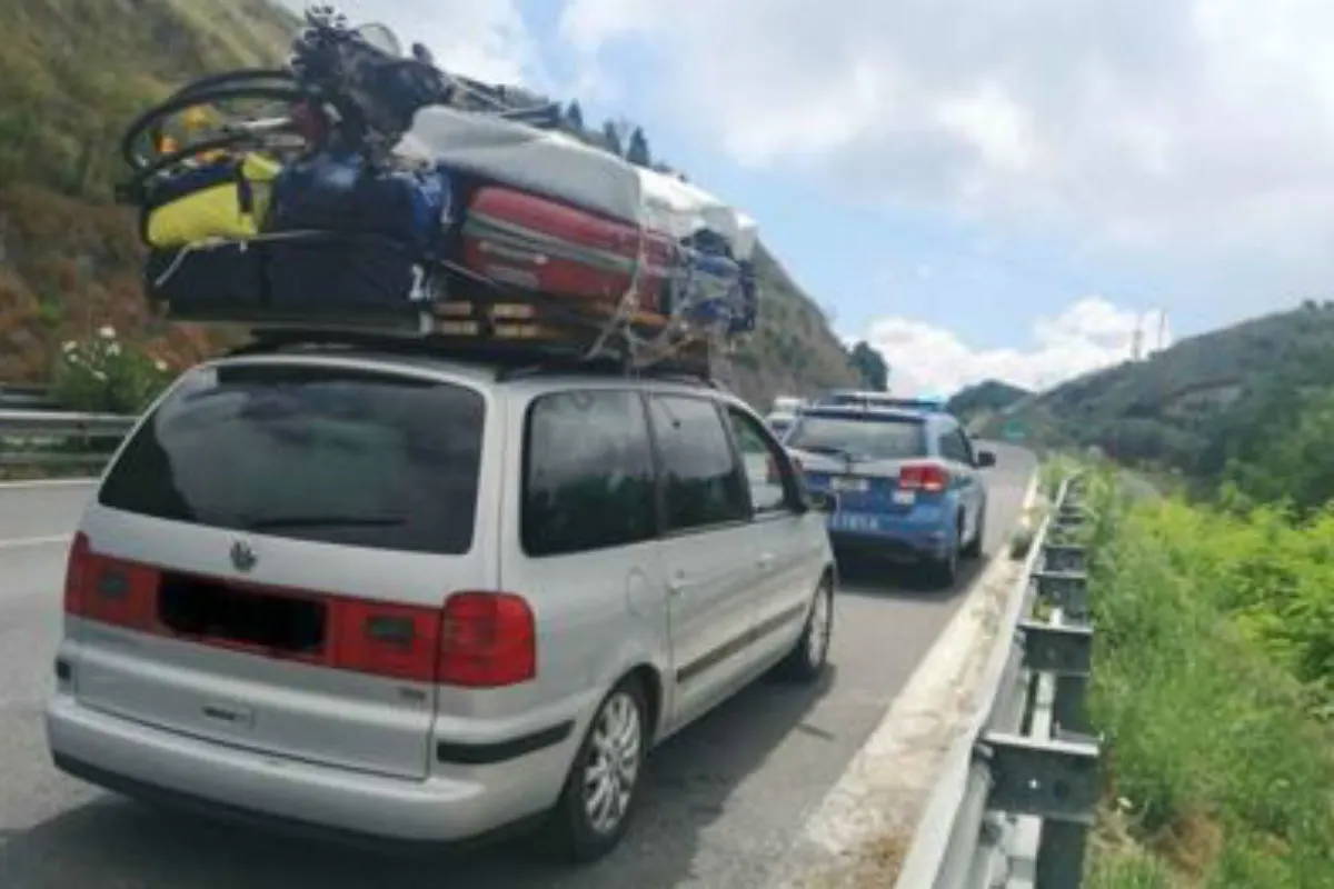 Unverantwortlich - VW Sharan vollkomen überladen