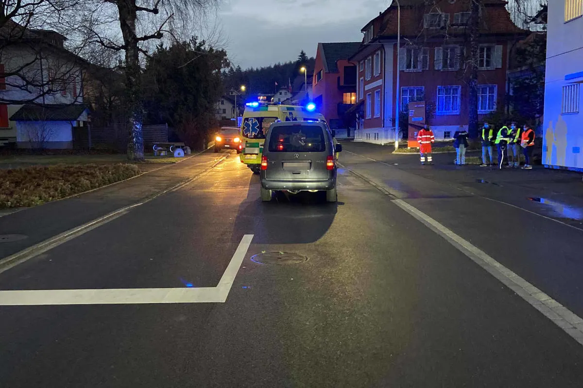 Reinach AG – Fussgängerin durch Auto erfasst worden