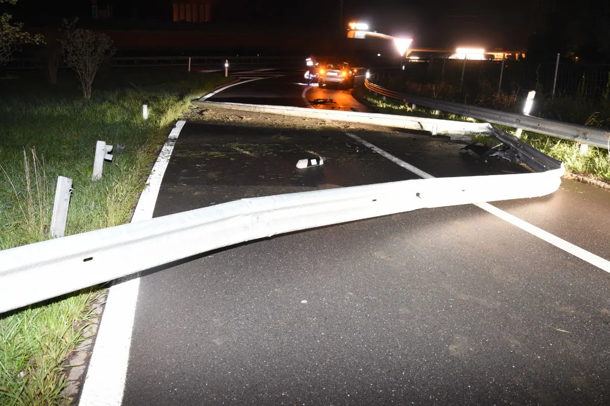 Sennwald SG - Alkoholisiert spektakulärer Unfall auf Autobahnausfahrt gebaut