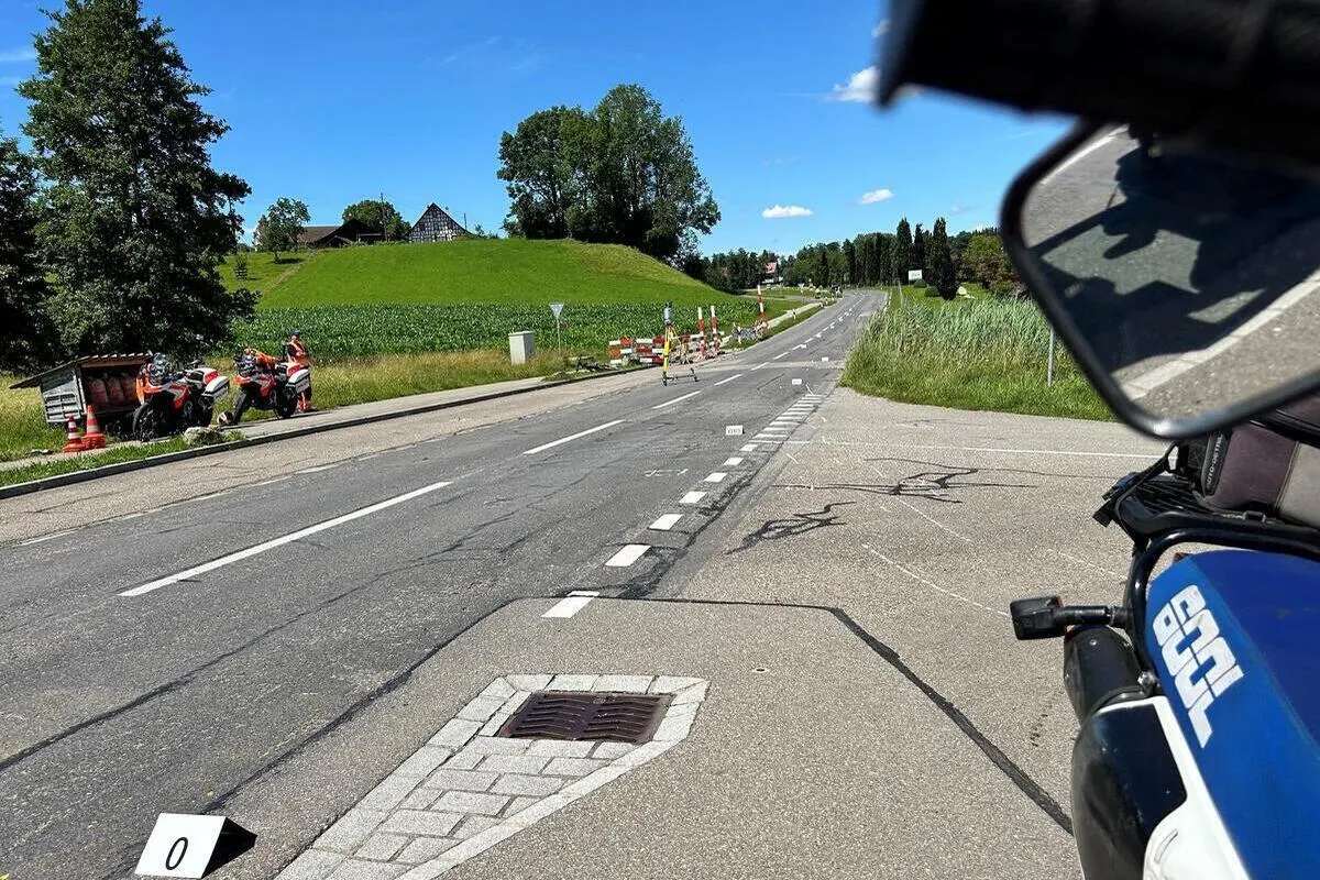 Hombrechtikon ZH - Zwei Personen bei Unfall schwer verletzt