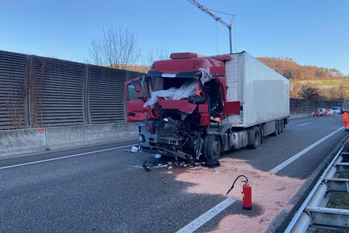 Tragischer LKW-Unfall in Zunzgen BL - Zwei Personen schwer verletzt!