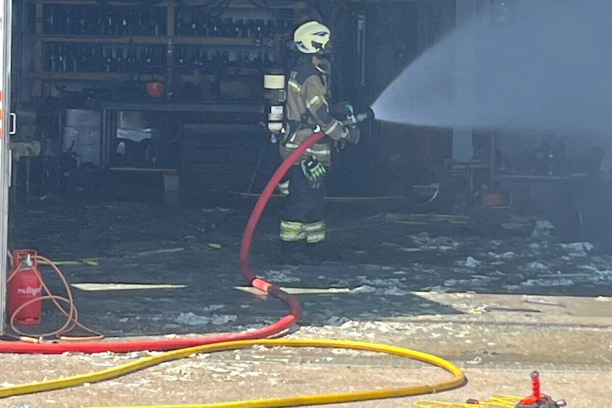 Bettlach SO - Mann bei Brand in Werkstatt verletzt