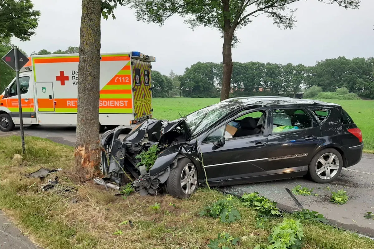 Kutenholz – 24-jähriger Autofahrer bei Unfall verletzt