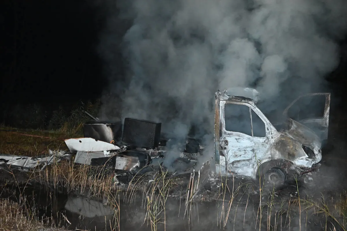 Oberriet SG – Mit gestohlenem Lieferwagen Unfall gebaut und angezündet