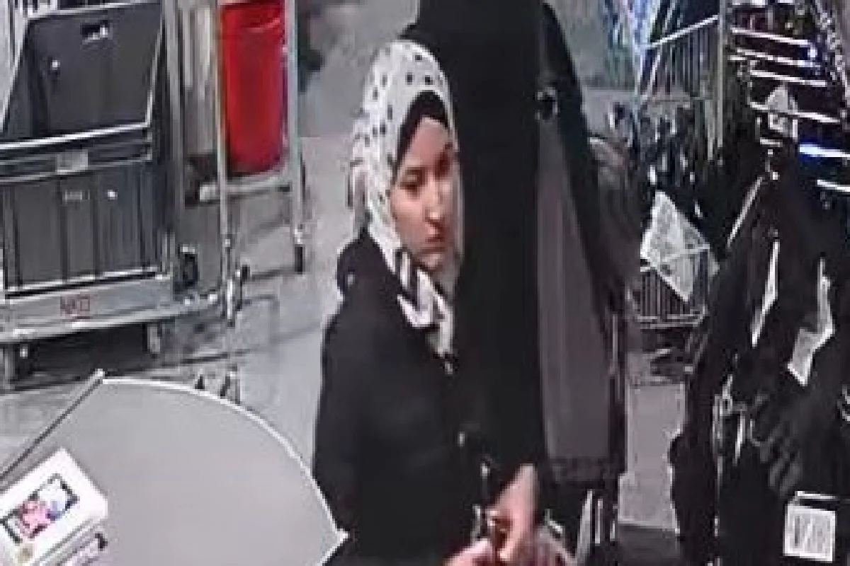Dortmund - Zwei tatverdächtige Frauen nach Taschendiebstahl gesucht