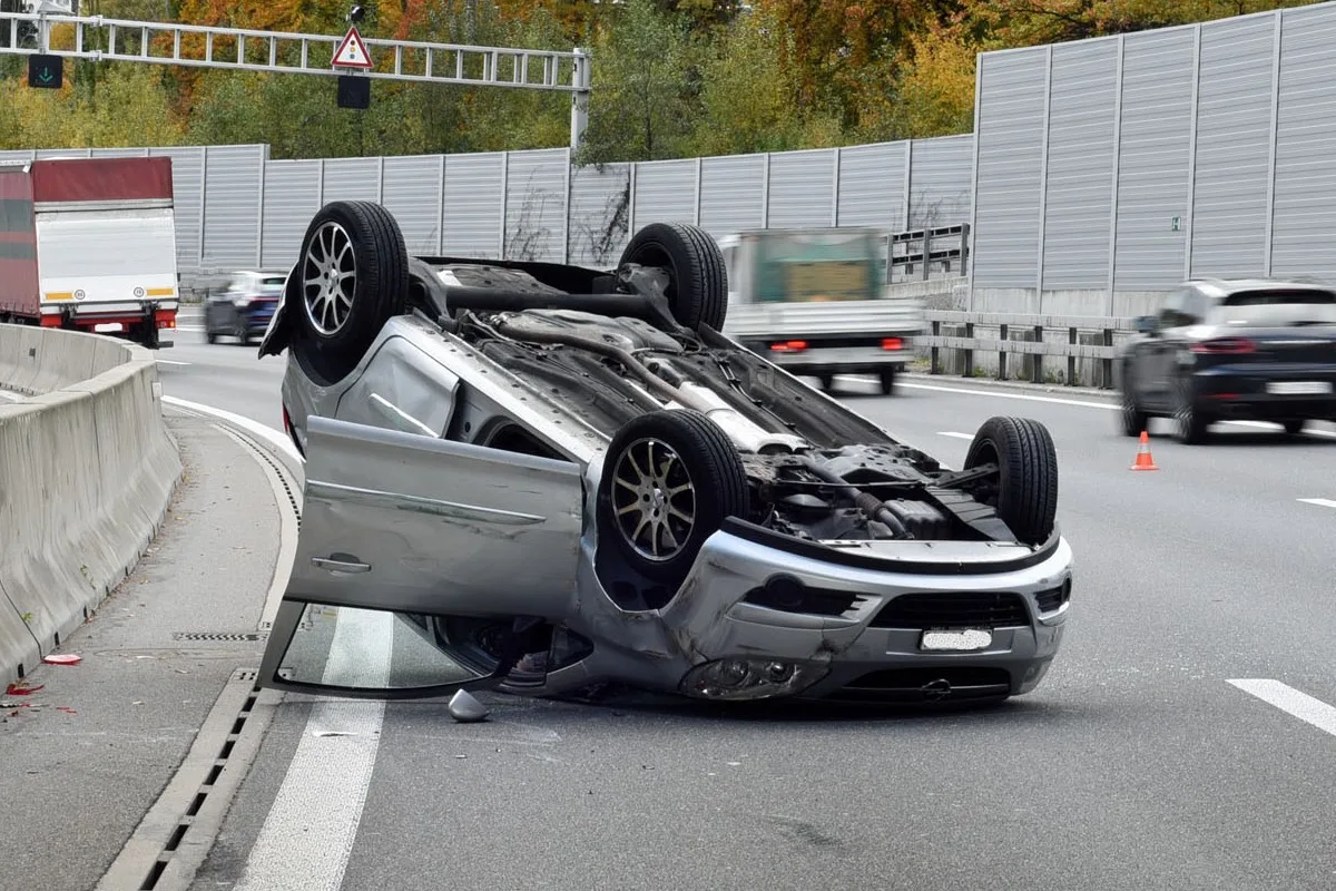 Luzern LU – Lastwagen prallt bei Spurwechsel auf der Autobahn in Auto