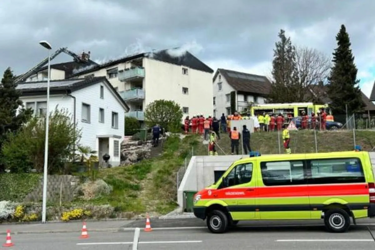 Schönenberg ZH - Erheblicher Sachschaden nach Brand 