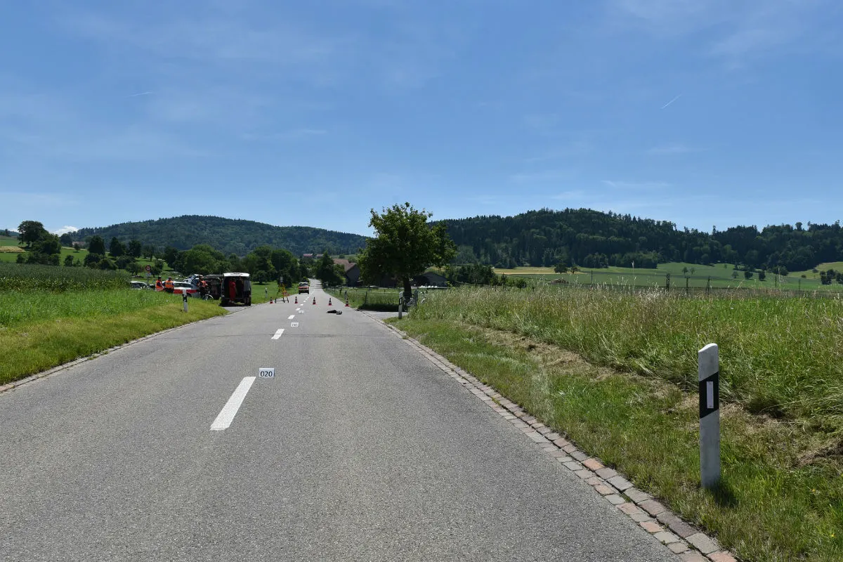 Elsau ZH - Velofahrerin bei Crash mit Lieferwagen schwer verletzt