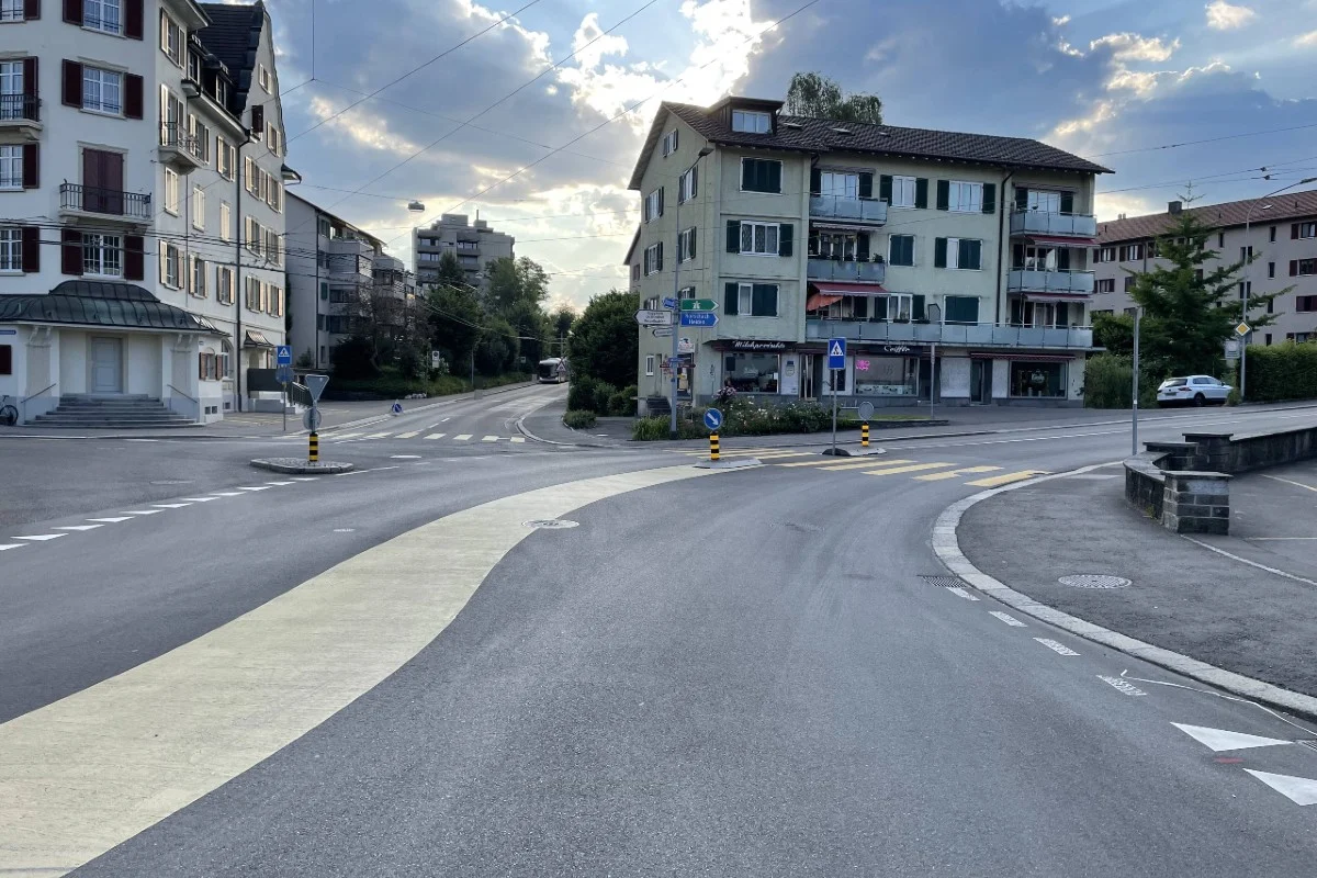 Stadtpolizei St. Gallen - Zusammenprall zwischen Auto und Velo