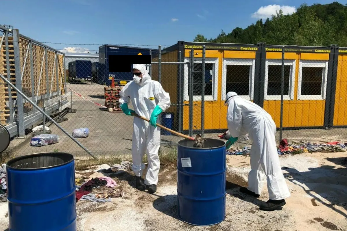 Schaffhausen Stadt SH - Lastwagen mit ungenügend gesicherter Chemieladung 