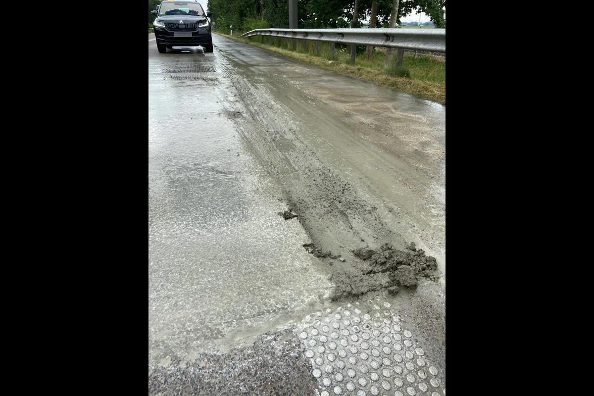 A29 Delmenhorst – Pkw überfährt frisch betonierte Fahrbahn auf der Autobahn 29